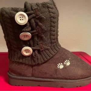 These are animal paw booties from The Greater Good Animal Rescue Site